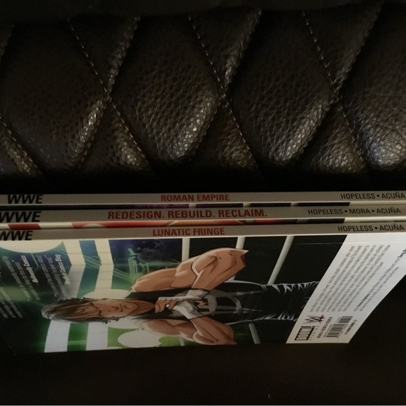 WWE set of 3 graphic novels THE SHIELD. Like new - Picture 8 of 8